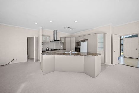 Photo of property in 8 Pennygale Close, Flat Bush, Auckland, 2016