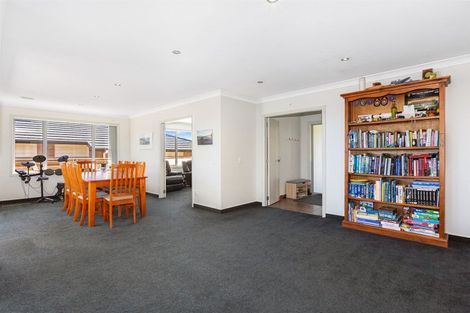 Photo of property in 31 Paparoa Crescent, Aotea, Porirua, 5024