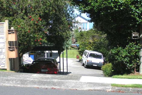 Photo of property in 2/104 Island Bay Road, Beach Haven, Auckland, 0626