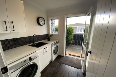 Photo of property in 9 Salisbury Avenue, Terrace End, Palmerston North, 4410