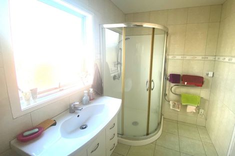 Photo of property in 2 Damson Place, Bucklands Beach, Auckland, 2012