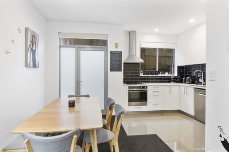 Photo of property in 8/59 The Parade, Island Bay, Wellington, 6023