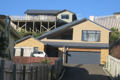 Photo of property in 55 Albatross Close, Whitby, Porirua, 5024