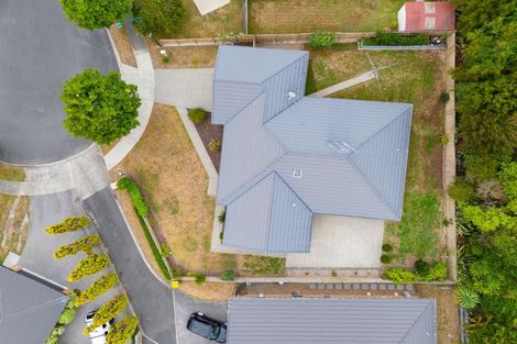 Photo of property in 35 Milbrook Place, Chartwell, Hamilton, 3210