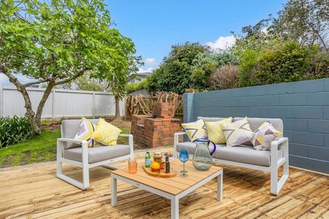 Photo of property in 17 Liddell Street, Hillcrest, Auckland, 0627