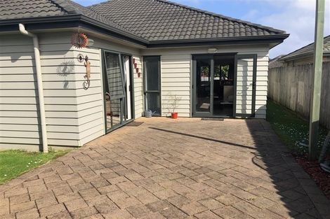 Photo of property in 12 Peachstone Lane, Henderson, Auckland, 0612