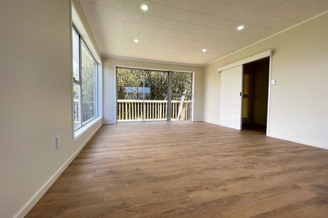 Photo of property in 13 Cockayne Crescent, Sunnynook, Auckland, 0620