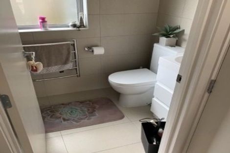 Photo of property in 38 Powrie Street, Glenfield, Auckland, 0629