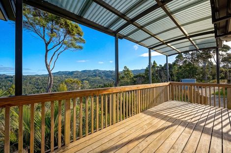 Photo of property in 220 Forest Hill Road, Waiatarua, Auckland, 0612