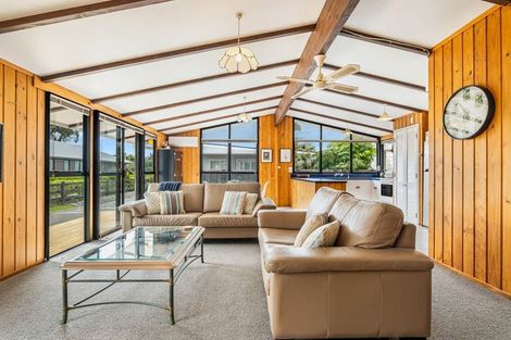 Photo of property in 74 Ladies Mile, Manly, Whangaparaoa, 0930