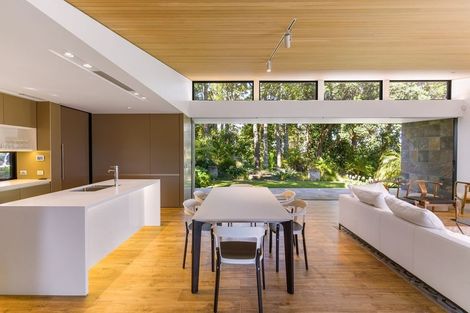 Photo of property in 34 Arapito Road, Titirangi, Auckland, 0604