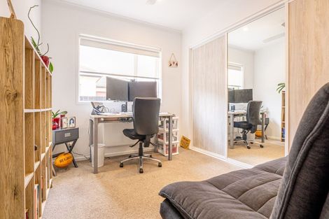 Photo of property in 25 Elizabeth Street, Orewa, 0931