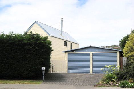 Photo of property in 28 Mauger Drive, Heathcote Valley, Christchurch, 8022