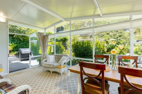 Photo of property in 4 Amelia Crescent, Waikawa, Picton, 7220