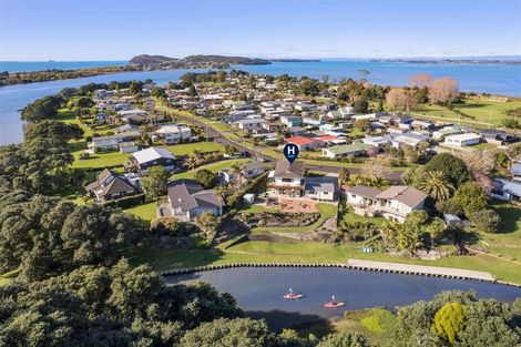 Photo of property in 46 Roretana Drive, Athenree, Katikati, 3177