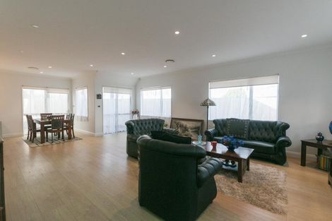 Photo of property in 69 Bordeaux Parade, Te Atatu South, Auckland, 0610