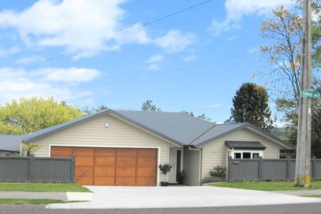 Photo of property in 2/31 Gillies Avenue, Taupo, 3330