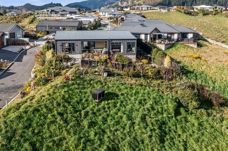 Photo of property in 41 Huntaway Close, Stoke, Nelson, 7011