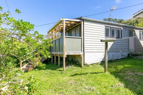 Photo of property in 16 Chester Road, Tawa, Wellington, 5028