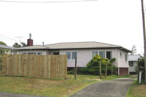 Photo of property in 2/26 Lancaster Road, Beach Haven, Auckland, 0626