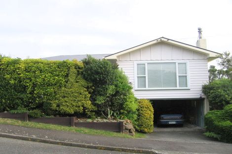 Photo of property in 5 Brooker Grove, Newlands, Wellington, 6037