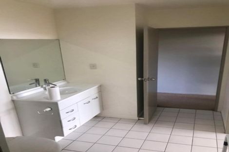 Photo of property in Krisley Court, 12/6 Ambrico Place, New Lynn, Auckland, 0600