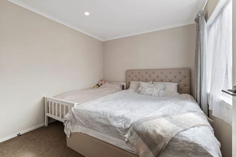 Photo of property in 10 Honour Road, Papakura, 2110