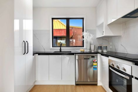 Photo of property in 3/1 Waters Place, New Lynn, Auckland, 0600