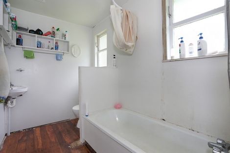 Photo of property in 9 Kimber Street, Halcombe, Feilding, 4779