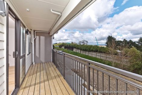 Photo of property in 128 Mcclymonts Road, Oteha, Auckland, 0632
