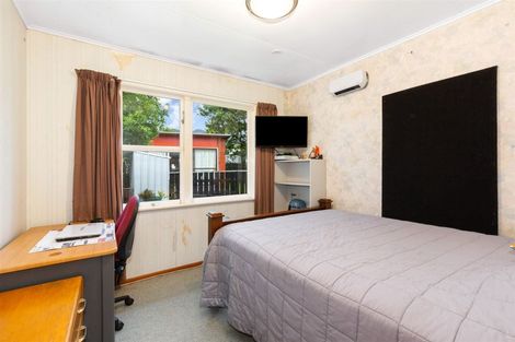 Photo of property in 5 The Strand, Wainuiomata, Lower Hutt, 5014