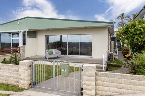 Photo of property in 10 North Terrace, Westshore, Napier, 4110