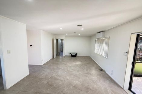 Photo of property in 2/13 Landscape Road, Papatoetoe, Auckland, 2025
