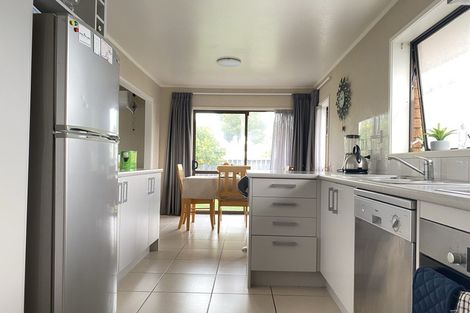 Photo of property in 1 Metcalfe Road, Henderson, Auckland, 0610