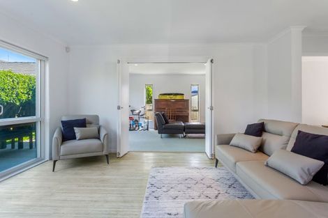 Photo of property in 418a Old Te Atatu Road, Te Atatu Peninsula, Auckland, 0610