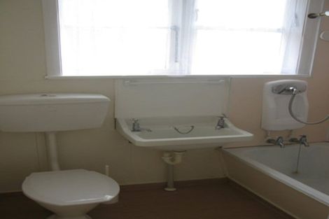 Photo of property in 35 Atiawa Crescent, Waiwhetu, Lower Hutt, 5010