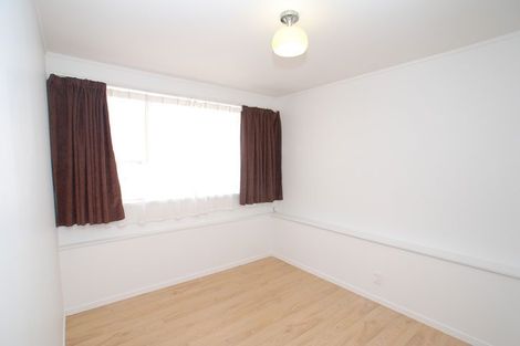 Photo of property in 21 Camrose Place, Glenfield, Auckland, 0629