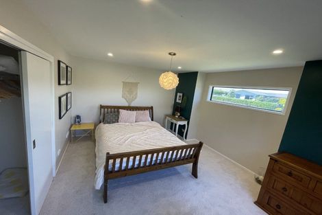 Photo of property in 5 Wentworth Lane, Waiwhakaiho, New Plymouth, 4312