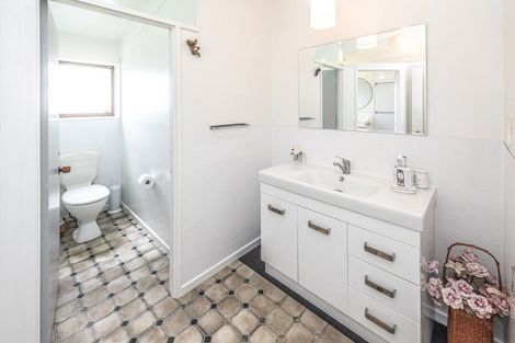 Photo of property in 4 Kapiti Terrace, Castlecliff, Whanganui, 4501