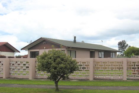 Photo of property in 16 John Walker Drive, Manurewa, Auckland, 2102