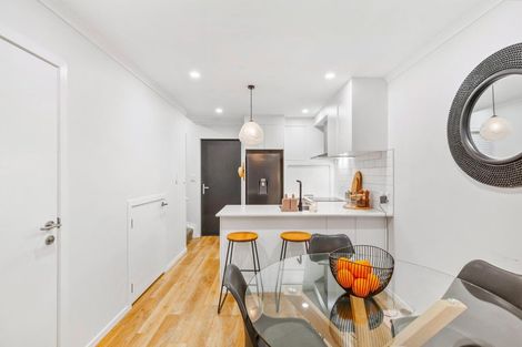 Photo of property in 32 Wharara Lane, Massey, Auckland, 0614