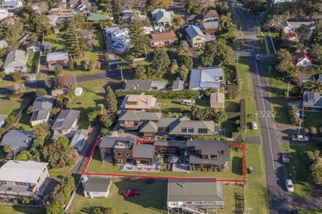Photo of property in 17 Hahei Beach Road, Hahei, Whitianga, 3591