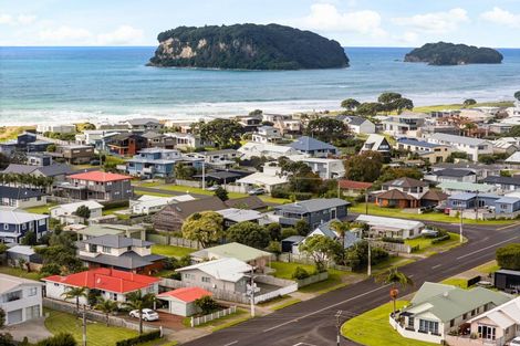 Photo of property in 220a Ocean Road, Whangamata, 3620