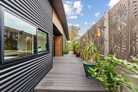 Photo of property in 12 Mackillop Way, Brooklands, New Plymouth, 4310