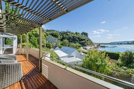 Photo of property in 88a Paremata Road, Paremata, Porirua, 5024