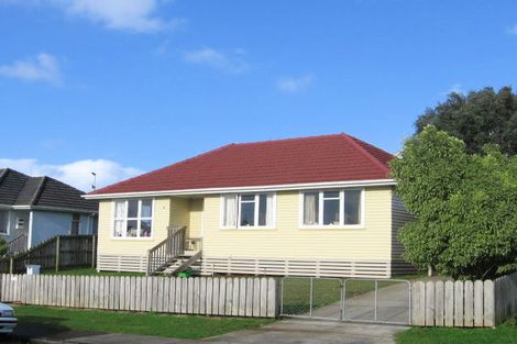 Photo of property in 42 Middlemore Crescent, Papatoetoe, Auckland, 2025