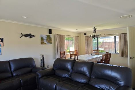 Photo of property in 8 Alvre Place, Flat Bush, Auckland, 2016