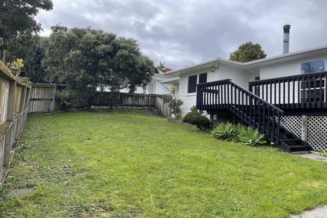 Photo of property in 27 Beaudine Avenue, Glenfield, Auckland, 0629