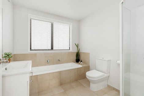 Photo of property in 8 Te Paea Crescent, Papamoa Beach, Papamoa, 3118