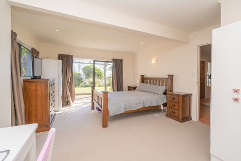 Photo of property in 73 Huia Street, Waikanae, 5036